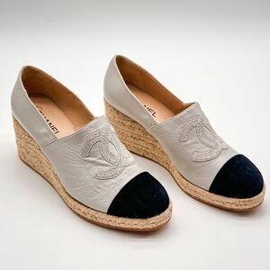 CHANEL CC Logo Cap Toe Lambskin Suede Espadrille Wedges Espadrilles EU 42
